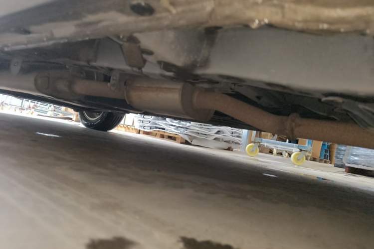 Used Buick GL8 2018 28T Luxury Model China VI Standard Chassis Front Right