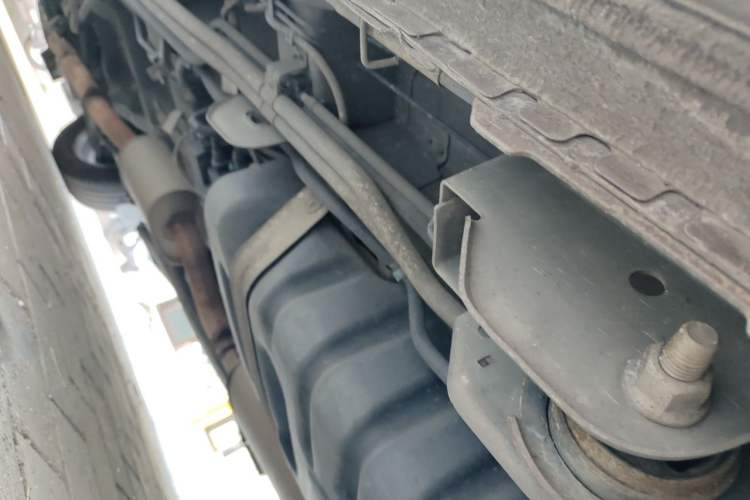 Used Buick GL8 2018 28T Luxury Model China VI Standard Chassis Rear Left
