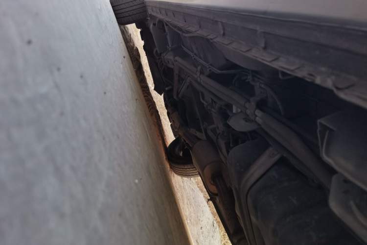 Used Buick GL8 2018 28T Comfort Model China VI Standard Chassis Rear Left