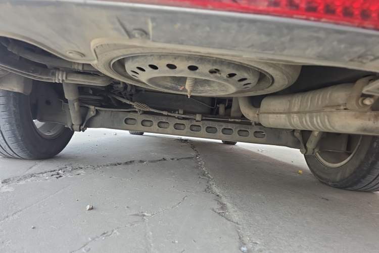 Used Buick GL8 2018 28T Luxury Model China VI Standard Chassis Rear