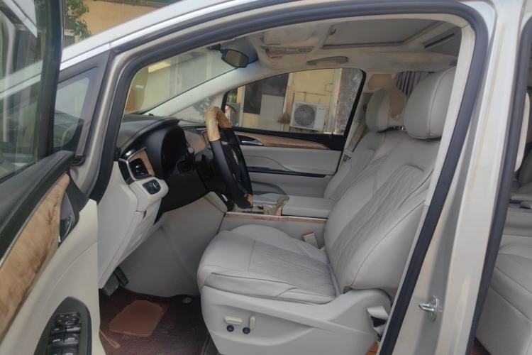 Used Buick GL8 2018 ES 28T Comfort Model China VI Standard Driver Seat