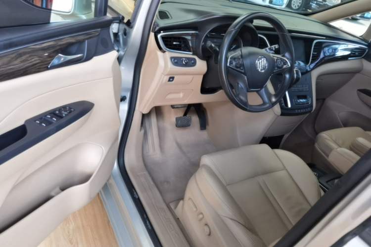 Used Buick GL8 2018 ES 28T Premium Model China VI Standard Driver Seat