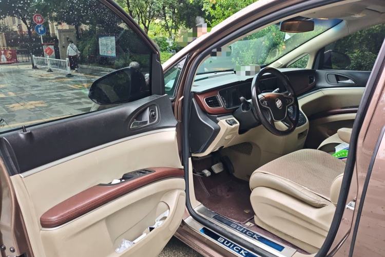 Used Buick GL8 2018 28T Luxury Model China VI Standard Driver Seat