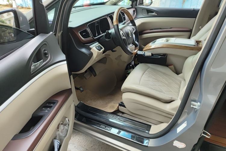 Used Buick GL8 2018 28T Comfort Model China VI Standard Driver Seat
