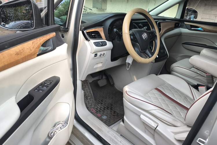 Used Buick GL8 2018 ES 28T Comfort Model China VI Standard Driver Seat