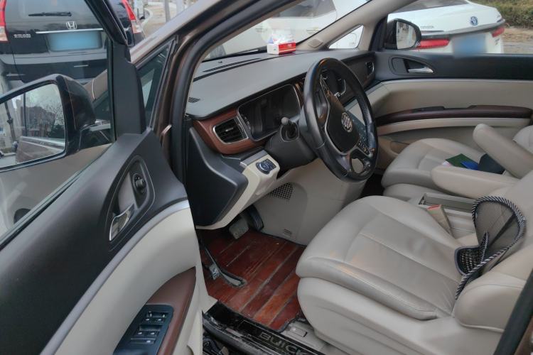 Used Buick GL8 2018 28T Luxury Model China VI Standard Driver Seat