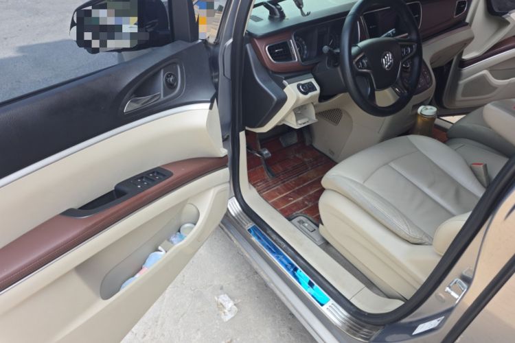 Used Buick GL8 2018 28T Luxury Model China VI Standard Driver Seat