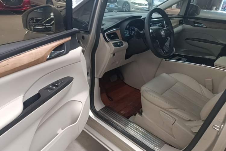 Used Buick GL8 2018 ES 28T Comfort Model China VI Standard Driver Seat