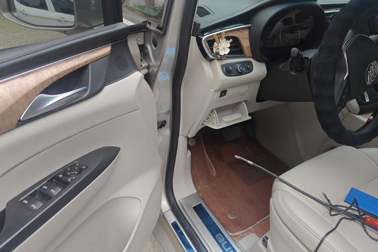 Used Buick GL8 2018 ES 28T Comfort Model China VI Standard Driver Seat