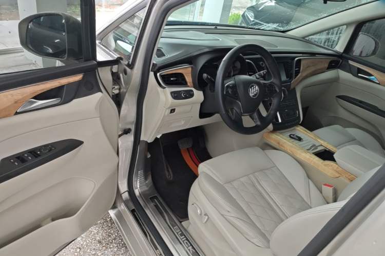 Used Buick GL8 2018 ES 28T Comfort Model China VI Standard Driver Seat