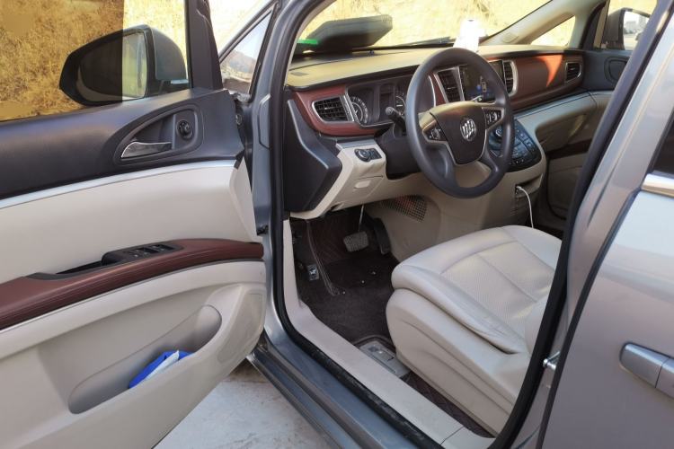 Used Buick GL8 2018 28T Comfort Model China VI Standard Driver Seat