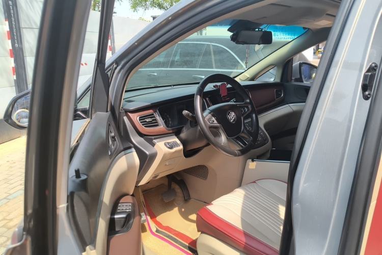 Used Buick GL8 2018 28T Luxury Model China VI Standard Driver Seat