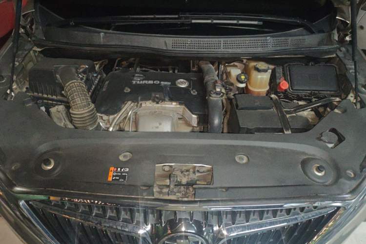 Used Buick GL8 2018 ES 28T Luxury Model China VI Standard Engine Bay