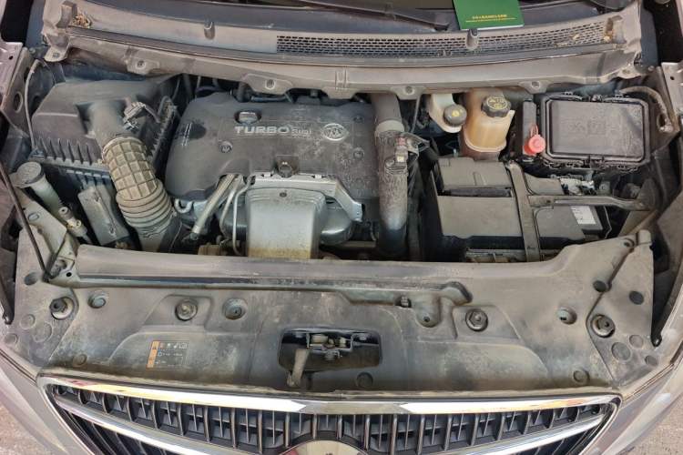 Used Buick GL8 2018 28T Comfort Model China VI Standard Engine Bay