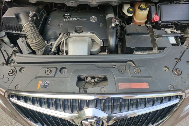 Used Buick GL8 2018 28T Prestige Version China VI Standard Engine Bay