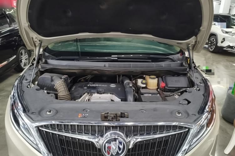 Used Buick GL8 2018 ES 28T Premium Model China VI Standard Engine Bay