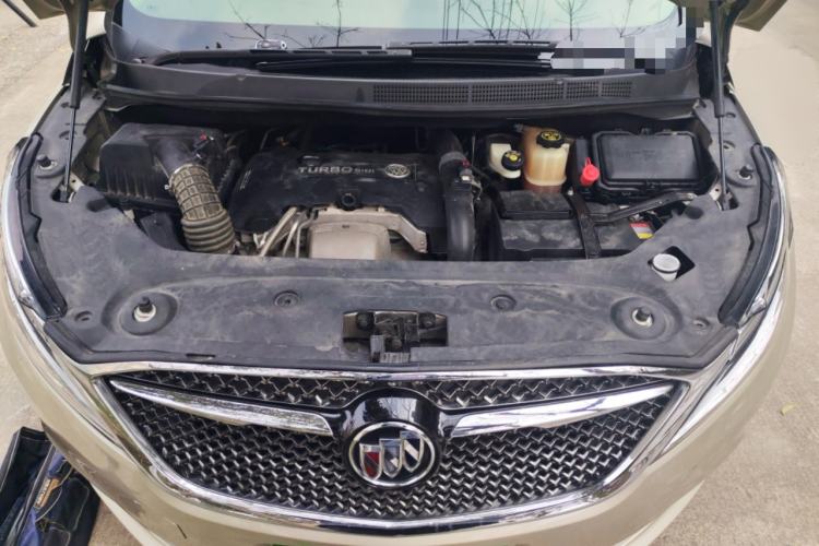 Used Buick GL8 2018 ES 28T Comfort Model China VI Standard Engine Bay