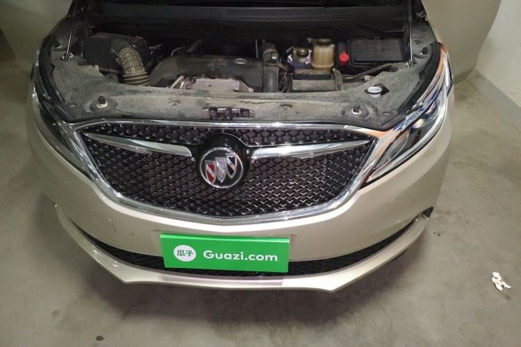 Used Buick GL8 2018 ES 28T Comfort Model China VI Standard Engine Bay