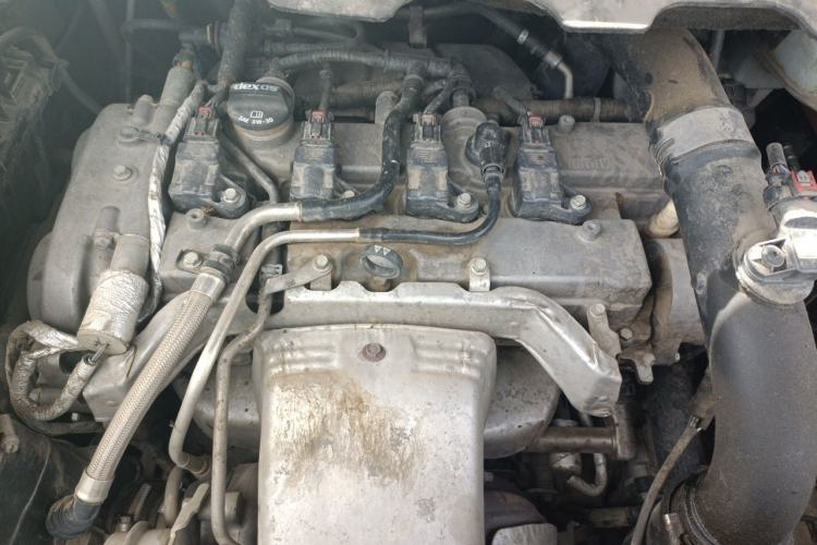 Used Buick GL8 2018 28T Comfort Model China VI Standard Engine Bay