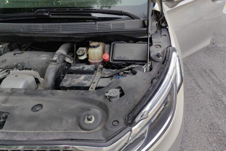 Used Buick GL8 2018 ES 28T Comfort Model China VI Standard Engine Bay Left