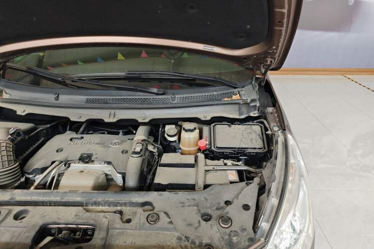 Used Buick GL8 2018 28T Prestige Version China VI Standard Engine Bay Left