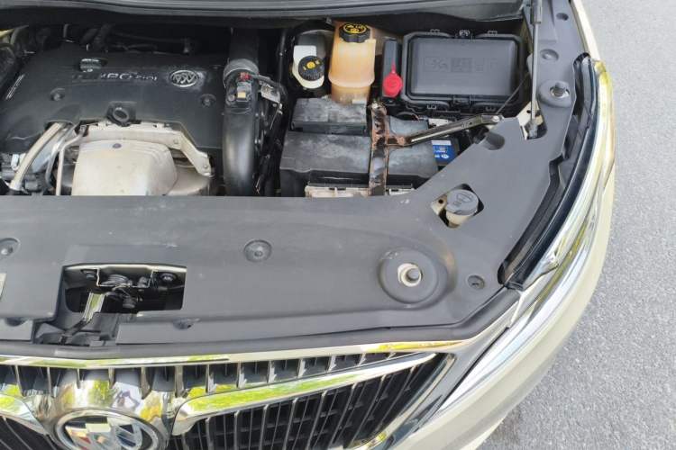 Used Buick GL8 2018 ES 28T Premium Model China VI Standard Engine Bay Left