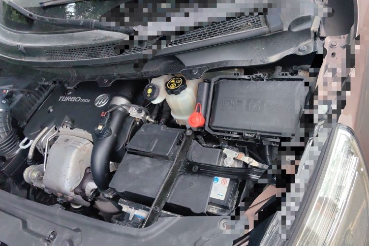 Used Buick GL8 2018 28T Comfort Model China VI Standard Engine Bay Left