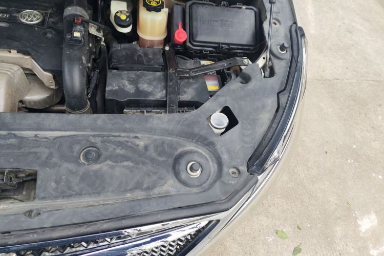 Used Buick GL8 2018 ES 28T Comfort Model China VI Standard Engine Bay Left