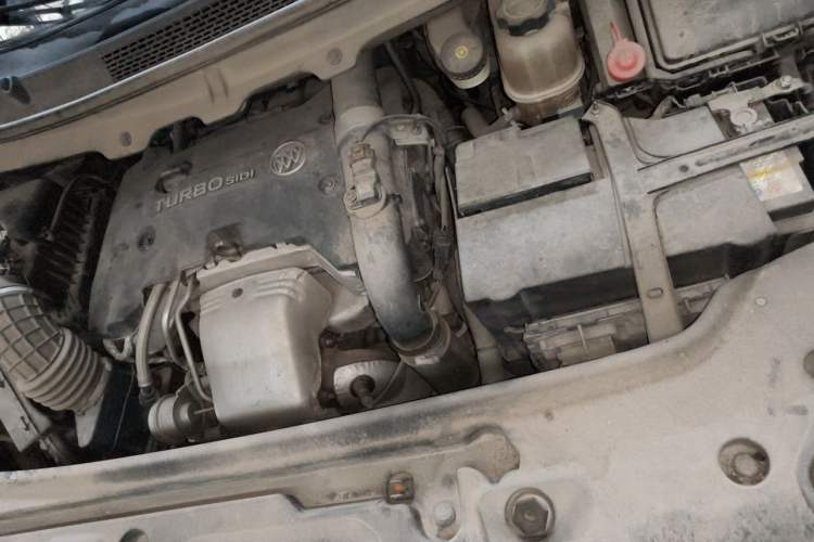 Used Buick GL8 2018 28T Luxury Model China VI Standard Engine Bay Left