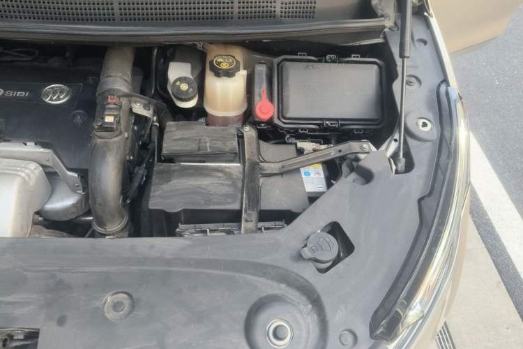 Used Buick GL8 2018 ES 28T Premium Model China VI Standard Engine Bay Left