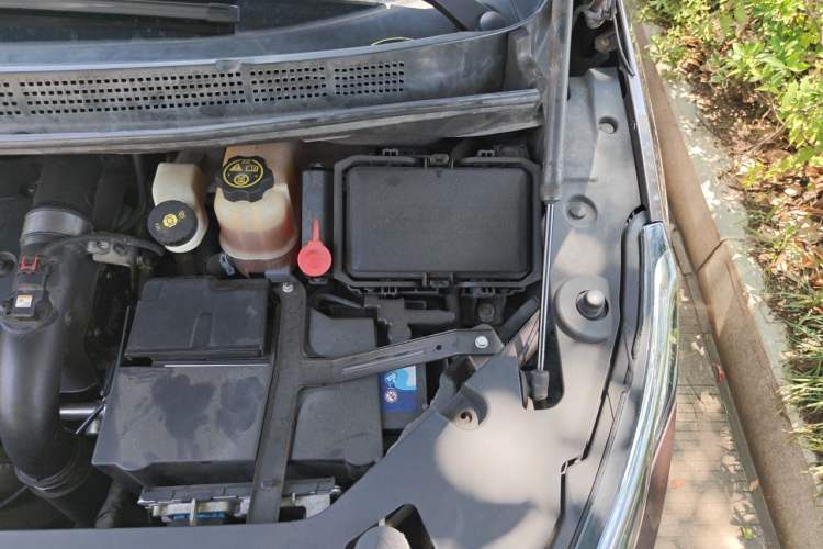 Used Buick GL8 2018 ES 28T Luxury Model China VI Standard Engine Bay Left