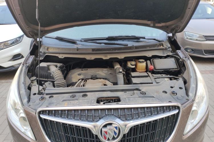Used Buick GL8 2018 28T Luxury Model China VI Standard Engine Bay