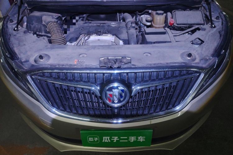 Used Buick GL8 2018 ES 28T Comfort Model China VI Standard Engine Bay