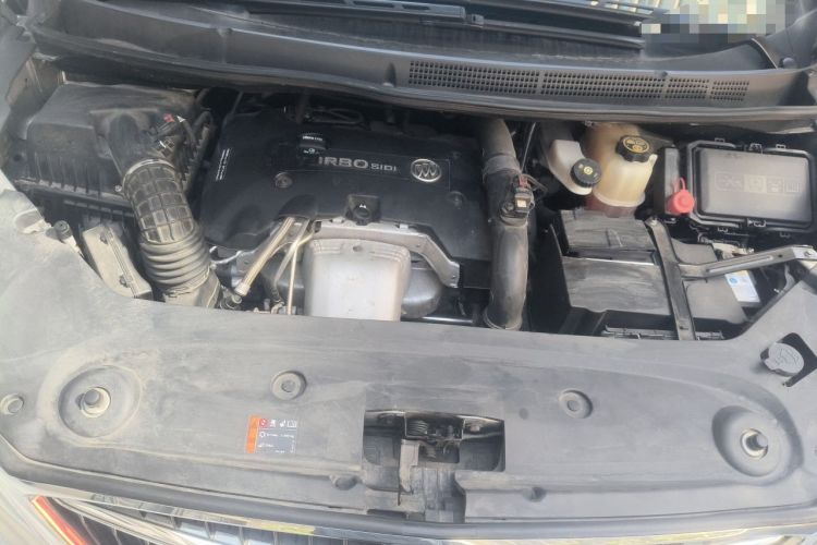 Used Buick GL8 2018 ES 28T Premium Model China VI Standard Engine Bay