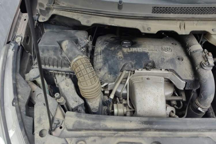 Used Buick GL8 2018 28T Comfort Model China VI Standard Engine Bay Right