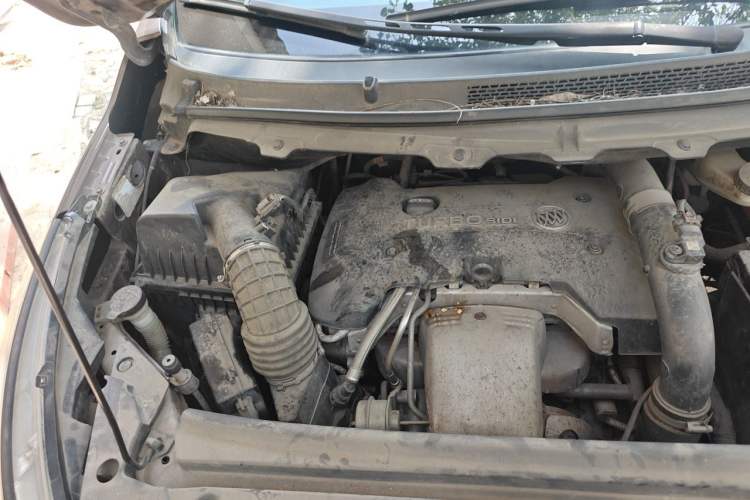 Used Buick GL8 2018 28T Luxury Model China VI Standard Engine Bay Right