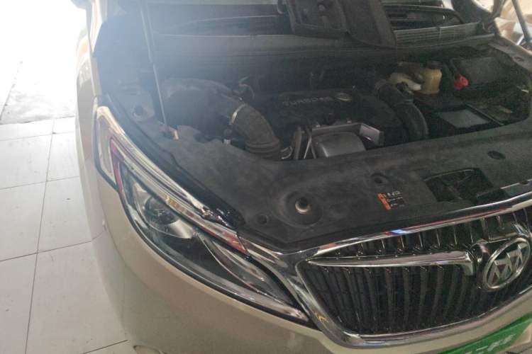 Used Buick GL8 2018 28T Comfort Model China VI Standard Engine Bay Right
