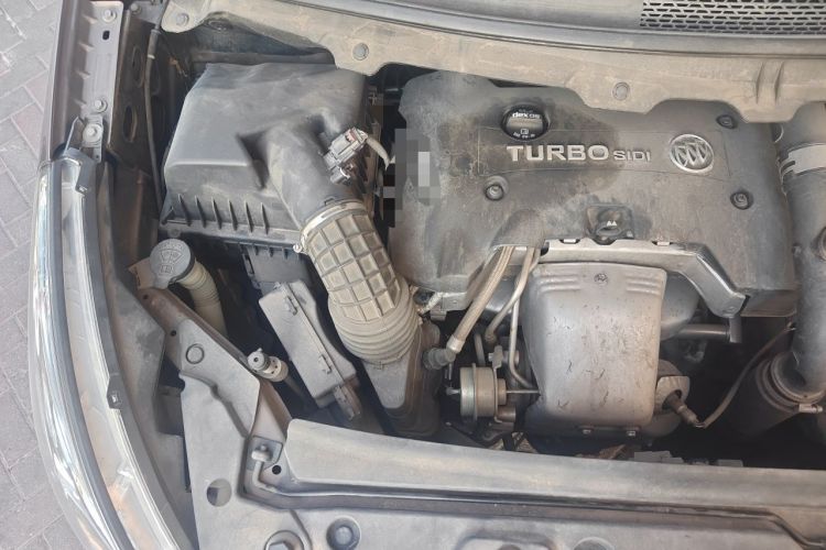 Used Buick GL8 2018 28T Luxury Model China VI Standard Engine Bay Right