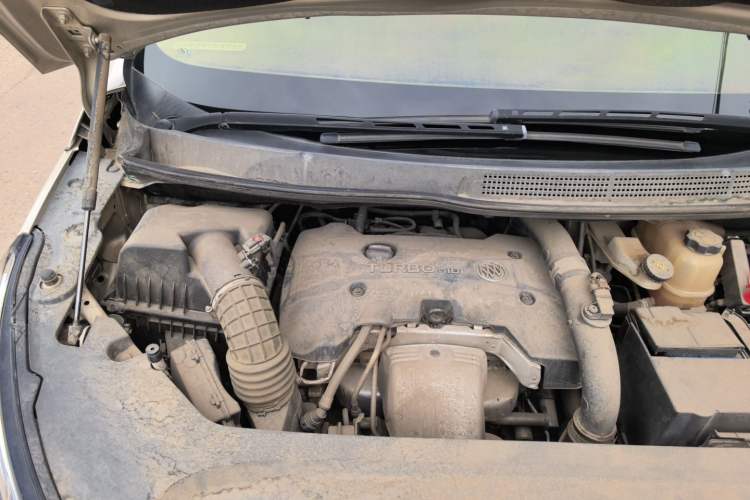Used Buick GL8 2018 ES 28T Comfort Model China VI Standard Engine Bay Right