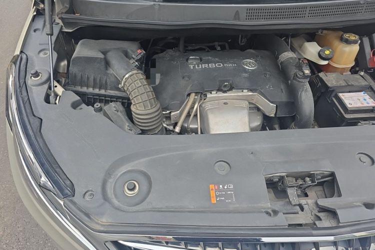Used Buick GL8 2018 ES 28T Luxury Model China VI Standard Engine Bay Right