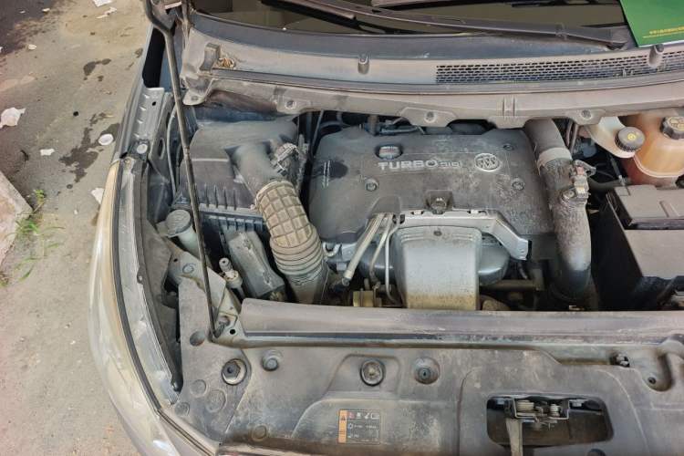 Used Buick GL8 2018 28T Comfort Model China VI Standard Engine Bay Right