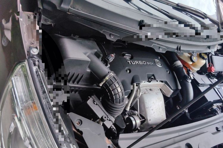 Used Buick GL8 2018 28T Comfort Model China VI Standard Engine Bay Right