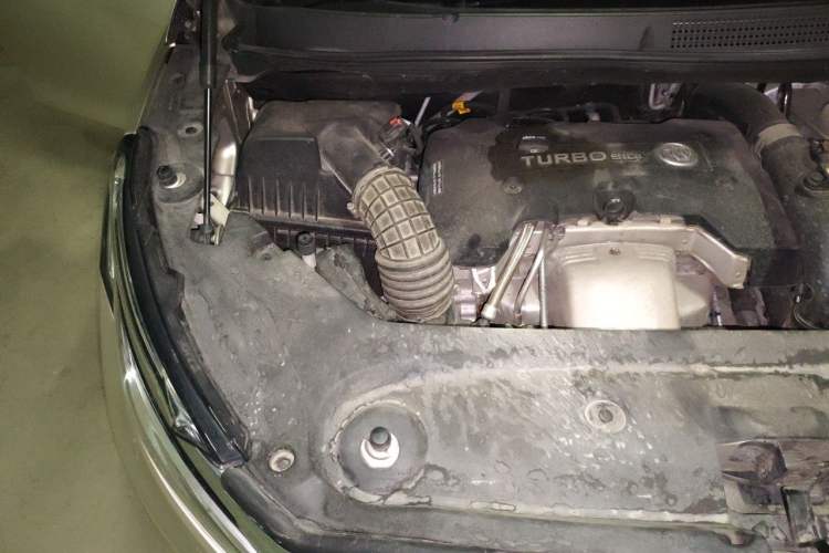 Used Buick GL8 2018 ES 28T Comfort Model China VI Standard Engine Bay Right