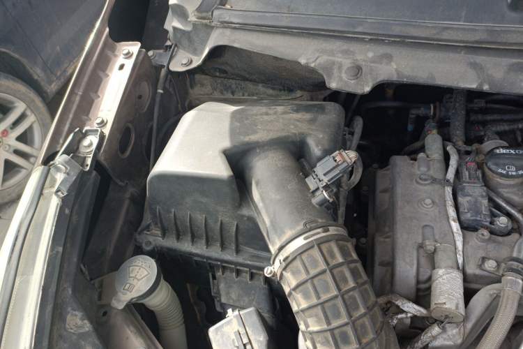 Used Buick GL8 2018 28T Comfort Model China VI Standard Engine Bay Right