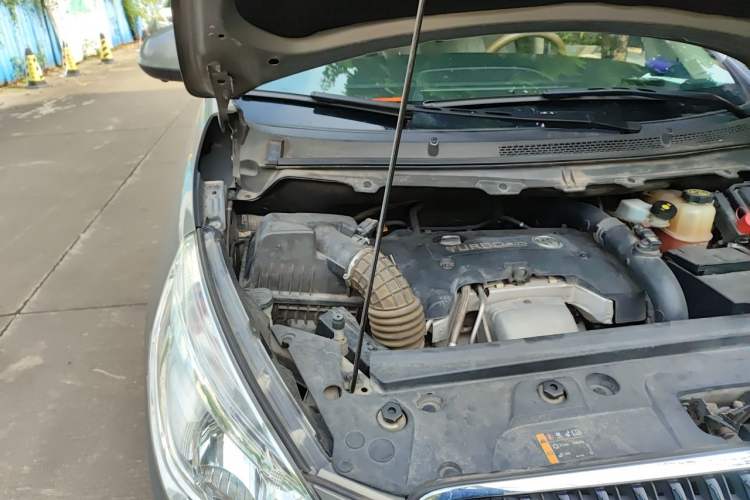 Used Buick GL8 2018 28T Comfort Model China VI Standard Engine Bay Right