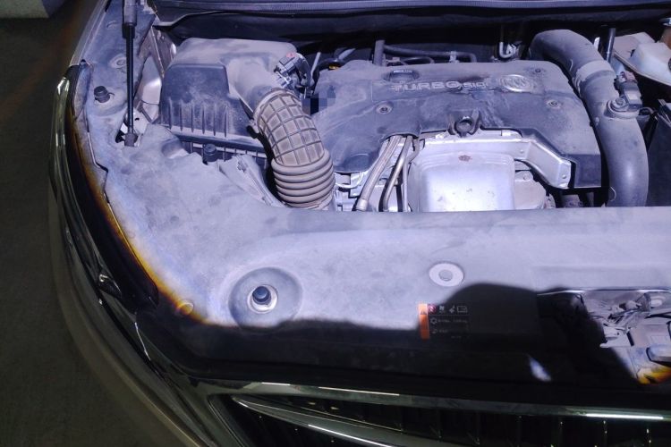 Used Buick GL8 2018 ES 28T Comfort Model China VI Standard Engine Bay Right