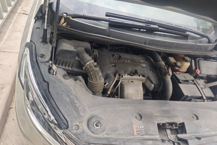 Used Buick GL8 2018 ES 28T Comfort Model China VI Standard Engine Bay Right