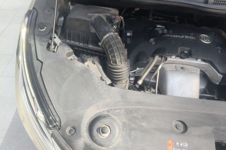 Used Buick GL8 2018 ES 28T Premium Model China VI Standard Engine Bay Right
