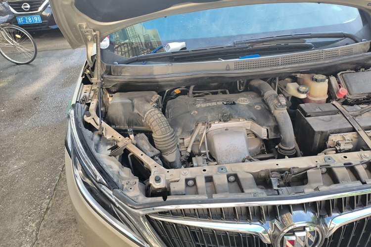 Used Buick GL8 2018 ES 28T Comfort Model China VI Standard Engine Bay Right
