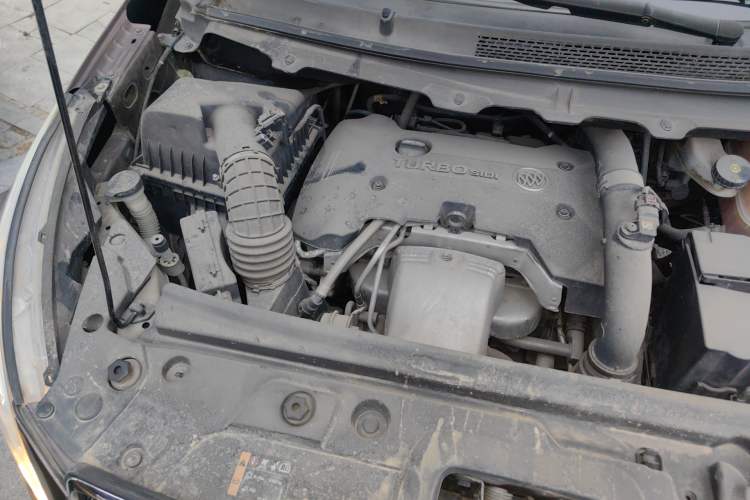 Used Buick GL8 2018 28T Luxury Model China VI Standard Engine Bay Right
